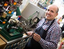 Como Identificar Quando a Fechadura Precisa Ser Trocada em Vila Velha: 6 Dicas carlos silva chaveiro 1